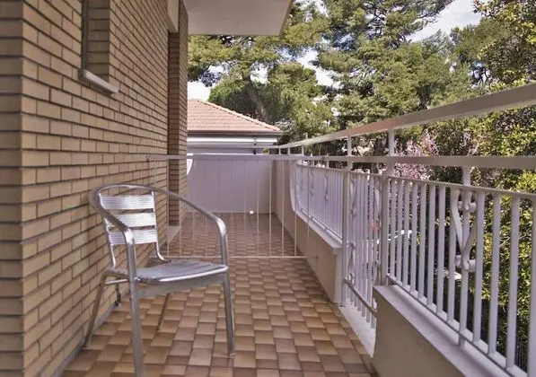 Üç Kişilik Oda, Balkon