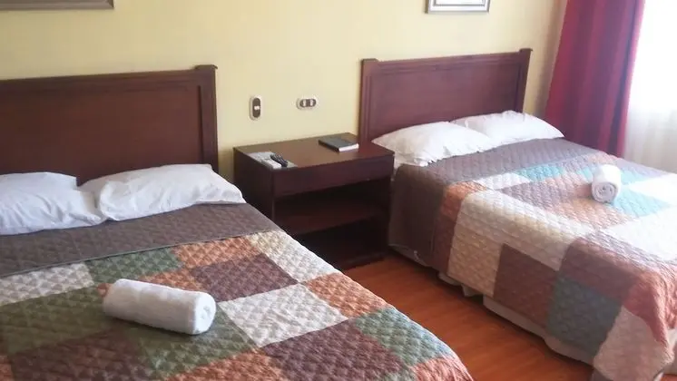 Tek Büyük Yataklı Oda, 2 Çift Kişilik Yatak