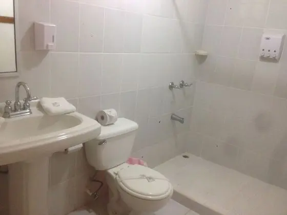 Tek Büyük Yataklı Oda, 2 Çift Kişilik Yatak