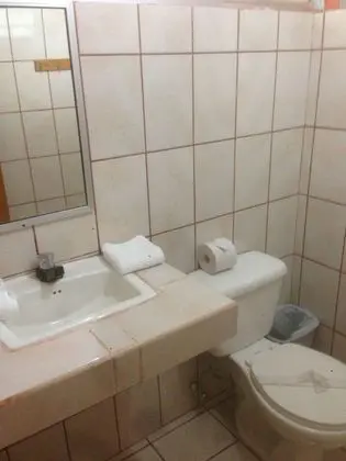 Tek Büyük Yataklı Oda, 2 Çift Kişilik Yatak
