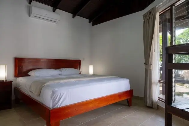 Deluxe Ocean Front 1 King Bed