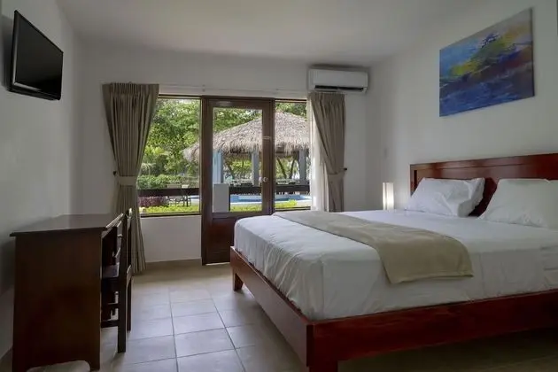 Standard Room 1 King Bed