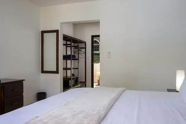 Standard Room 1 King Bed
