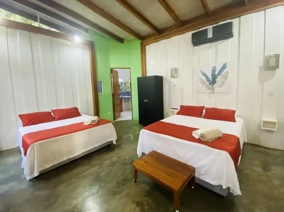 Süit, 2 Büyük (Queen) Boy Yatak, Mutfak, Bahçe Manzaralı