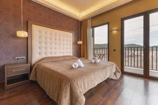 Standard Tek Büyük veya İki Ayrı Yataklı Oda