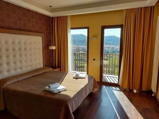 Standard Tek Büyük veya İki Ayrı Yataklı Oda