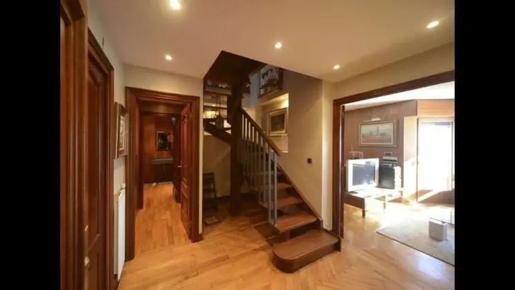 Apart Daire, 6 Yatak Odası