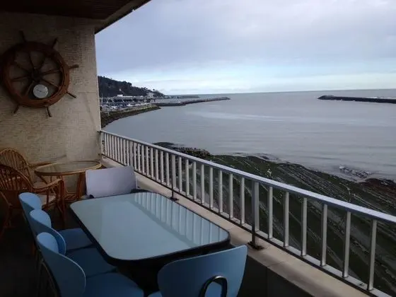 Apart Daire, 6 Yatak Odası