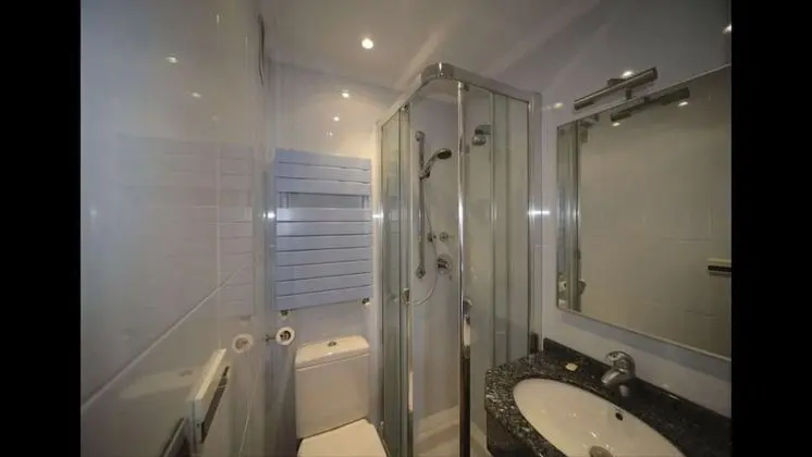 Apart Daire, 6 Yatak Odası