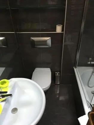 Apart Daire, 6 Yatak Odası