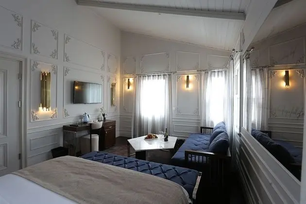 Queen Suite