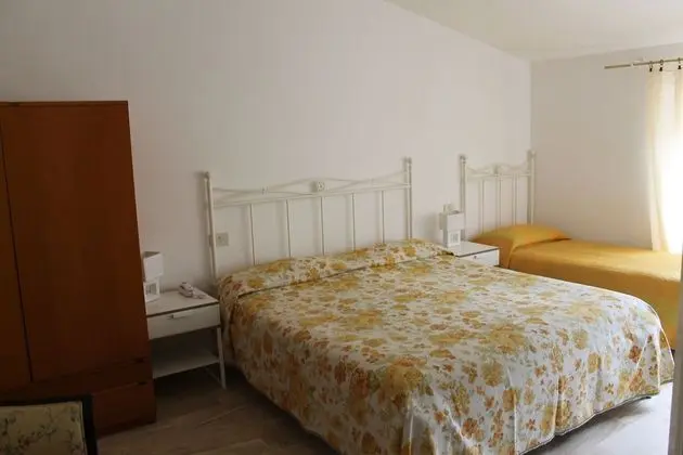 Basic Üç Kişilik Oda, Birden Çok Yatak, Sigara İçilmez