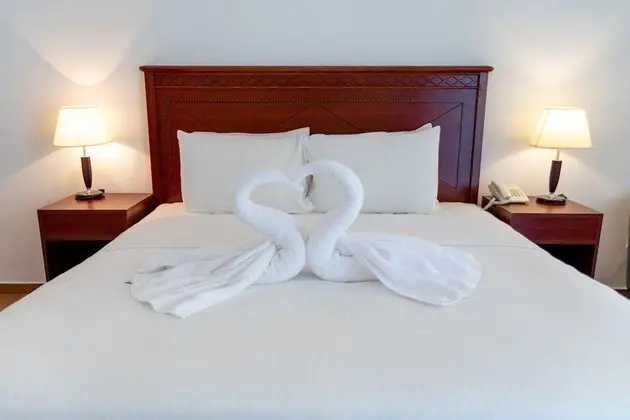 Deluxe Tek Büyük Yataklı Oda, 1 Yatak Odası, Havuz Manzaralı