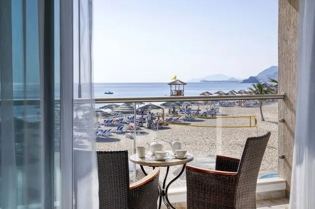 Oda, 1 En Büyük (King) Boy Yatak, Balkon, Okyanusa Sıfır