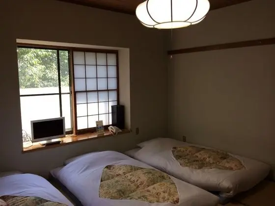 Dört Kişilik Oda, Sigara İçilmez, Ortak Banyo (RSVP for hot spring upon check-in)