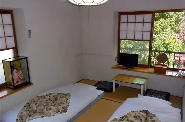 Standard İki Ayrı Yataklı Oda, Sigara İçilmez, Ortak Banyo (RSVP for hot spring upon check-in)