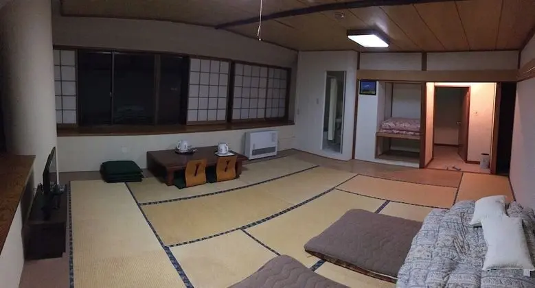Traditional Oda, Göl Manzaralı (Japanese Style, for 4 Guests)