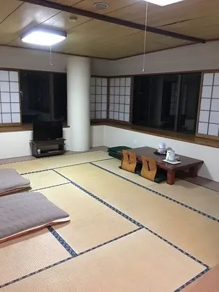 Traditional Oda, Göl Manzaralı (Japanese Style, for 4 Guests)