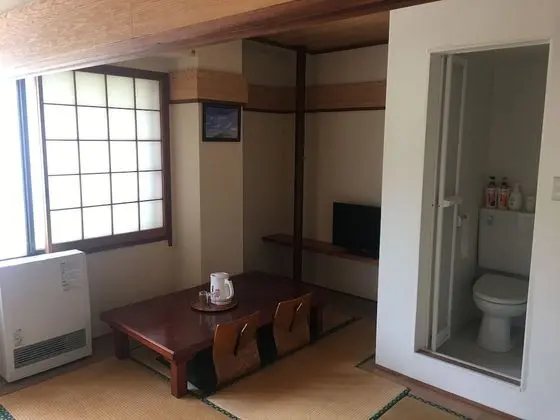 Traditional Oda, Göl Manzaralı (Japanese Style, for 4 Guests)