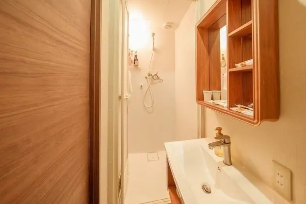 Dört Kişilik Oda, Sigara İçilmez (4, for 4 People)