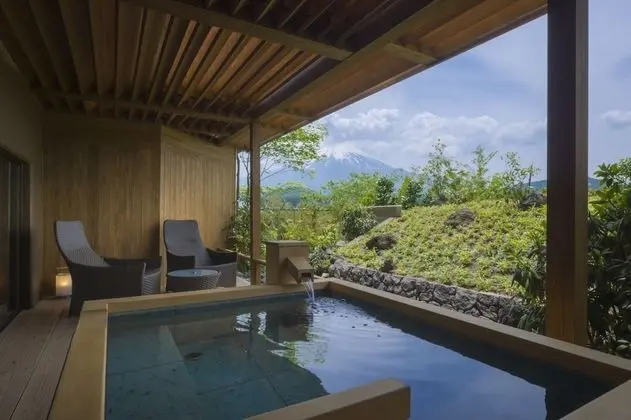 Oda (Fukuchi A Open Air Bath Mt Fuji View)