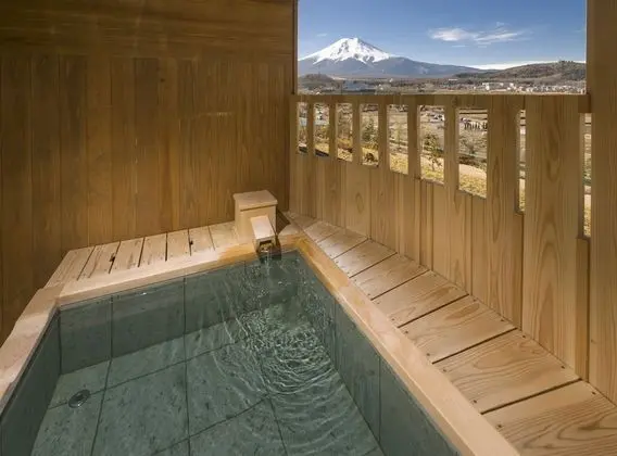 Oda (Fukuchi B Open Air Bath Mt Fuji View)