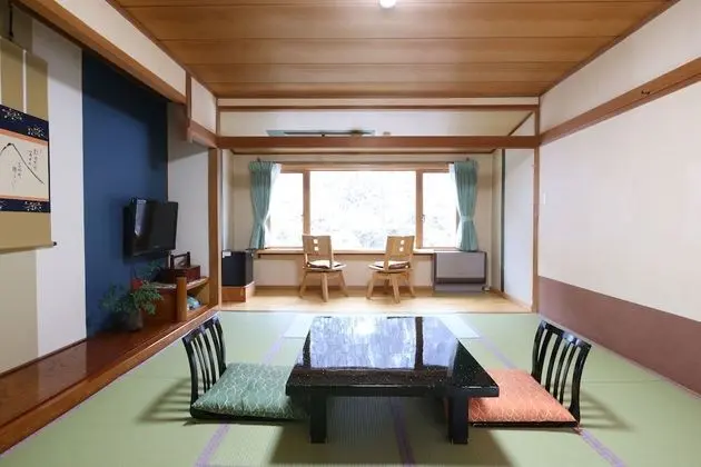 Standard Üç Kişilik Oda, Dağ Manzaralı (Japanese Style)