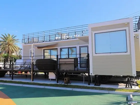 Ev, Sigara İçilmez (Trailer, Pet Friendly)