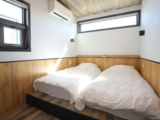 Ev, Sigara İçilmez (Trailer, Pet Friendly)