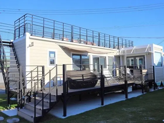 Ev, Sigara İçilmez (Trailer, Pet Friendly)