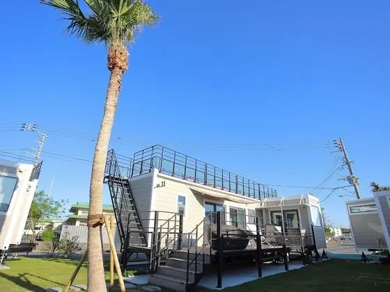 Ev, Sigara İçilmez (Trailer, Pet Friendly)