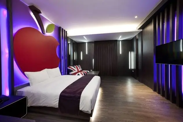 Luxury Tek Büyük Yataklı Oda (with garage)