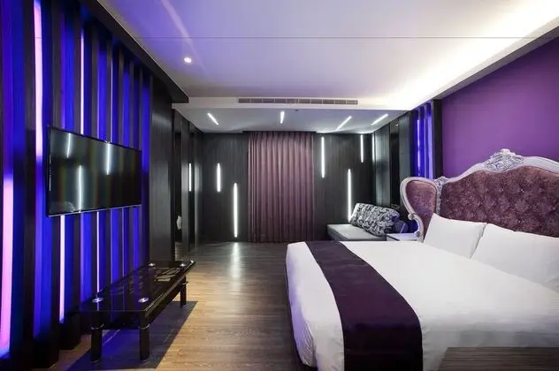 Luxury Tek Büyük Yataklı Oda (with garage)
