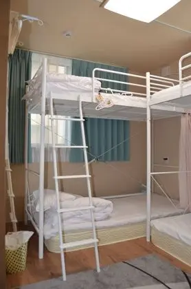 Ortak Ranzalı Oda, Sadece kadınlar için