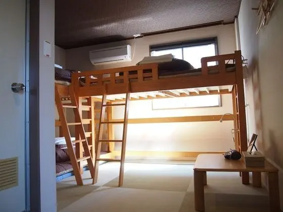 Ortak Ranzalı Oda, Sadece erkekler için, Sigara İçilmez (Bed in 3-Bed)