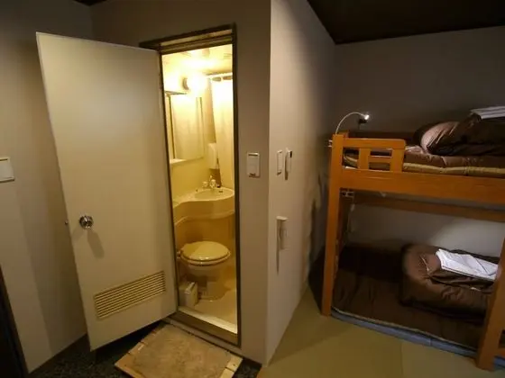 Ortak Ranzalı Oda, Sadece erkekler için, Sigara İçilmez (Bed in 3-Bed)