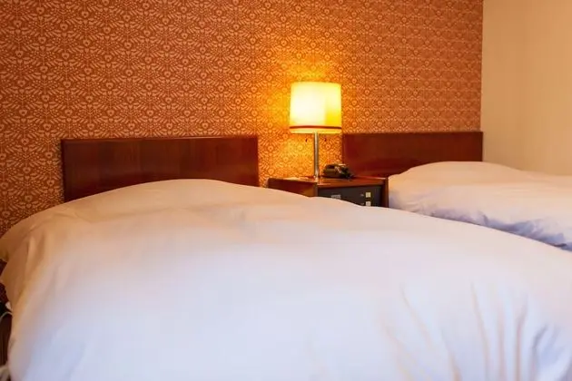 İki Ayrı Yataklı Oda, Sigara İçilmez