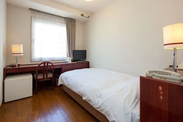 Tek Kişilik Oda, Sigara İçilmez, Şehir Manzaralı