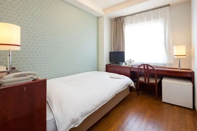 Tek Kişilik Oda, Sigara İçilmez, Şehir Manzaralı