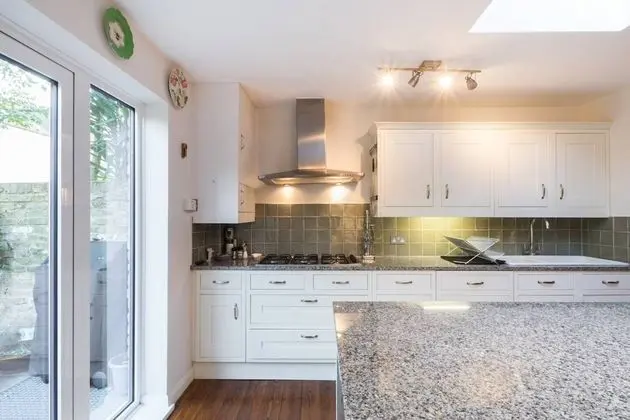 Ev (4 Bedrooms)
