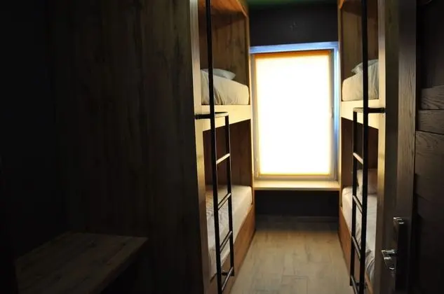 Standard Ortak Ranzalı Oda, Sadece erkekler için (4 beds)