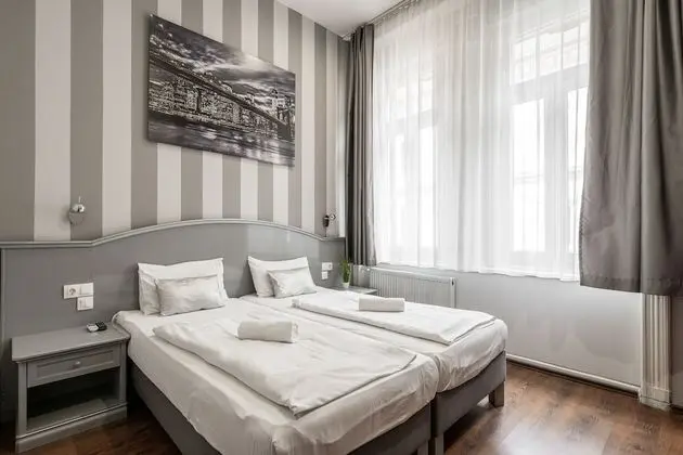 Standard Tek Büyük veya İki Ayrı Yataklı Oda