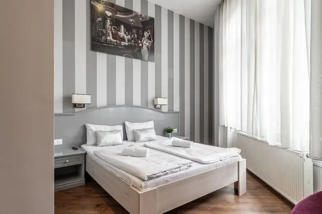 Standard Tek Büyük veya İki Ayrı Yataklı Oda