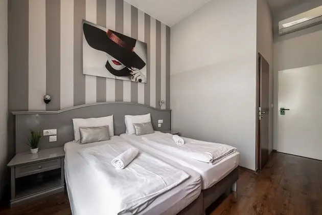 Standard Tek Büyük veya İki Ayrı Yataklı Oda