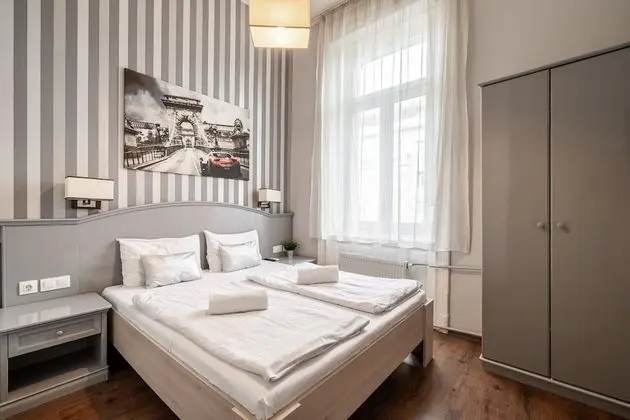 Standard Tek Büyük veya İki Ayrı Yataklı Oda