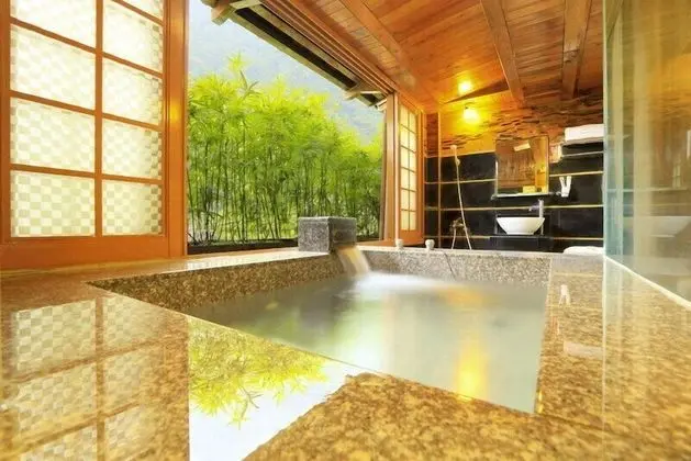 Luxury Oda