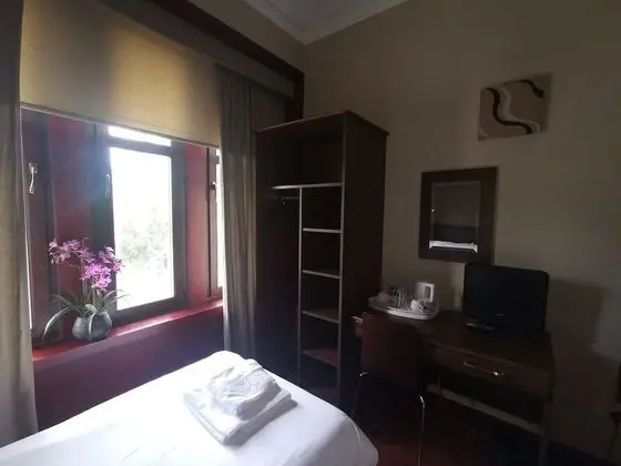 İki Ayrı Yataklı Oda, Banyolu/Duşlu