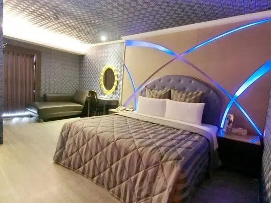 Basic Tek Büyük Yataklı Oda, 1 Büyük (Queen) Boy Yatak