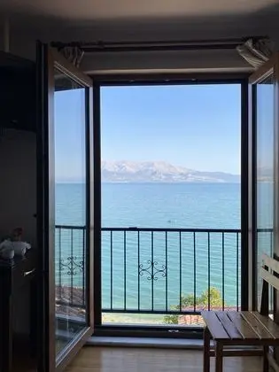 Standard Tek Büyük veya İki Ayrı Yataklı Oda, Göl Manzaralı, Göl Kenarı