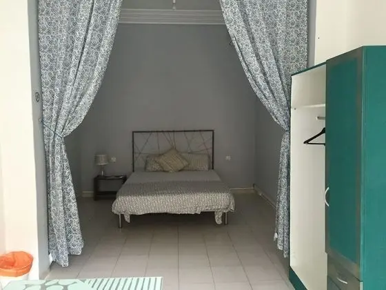 Tek Büyük Yataklı Oda, Ortak Banyo, Şehir Manzaralı